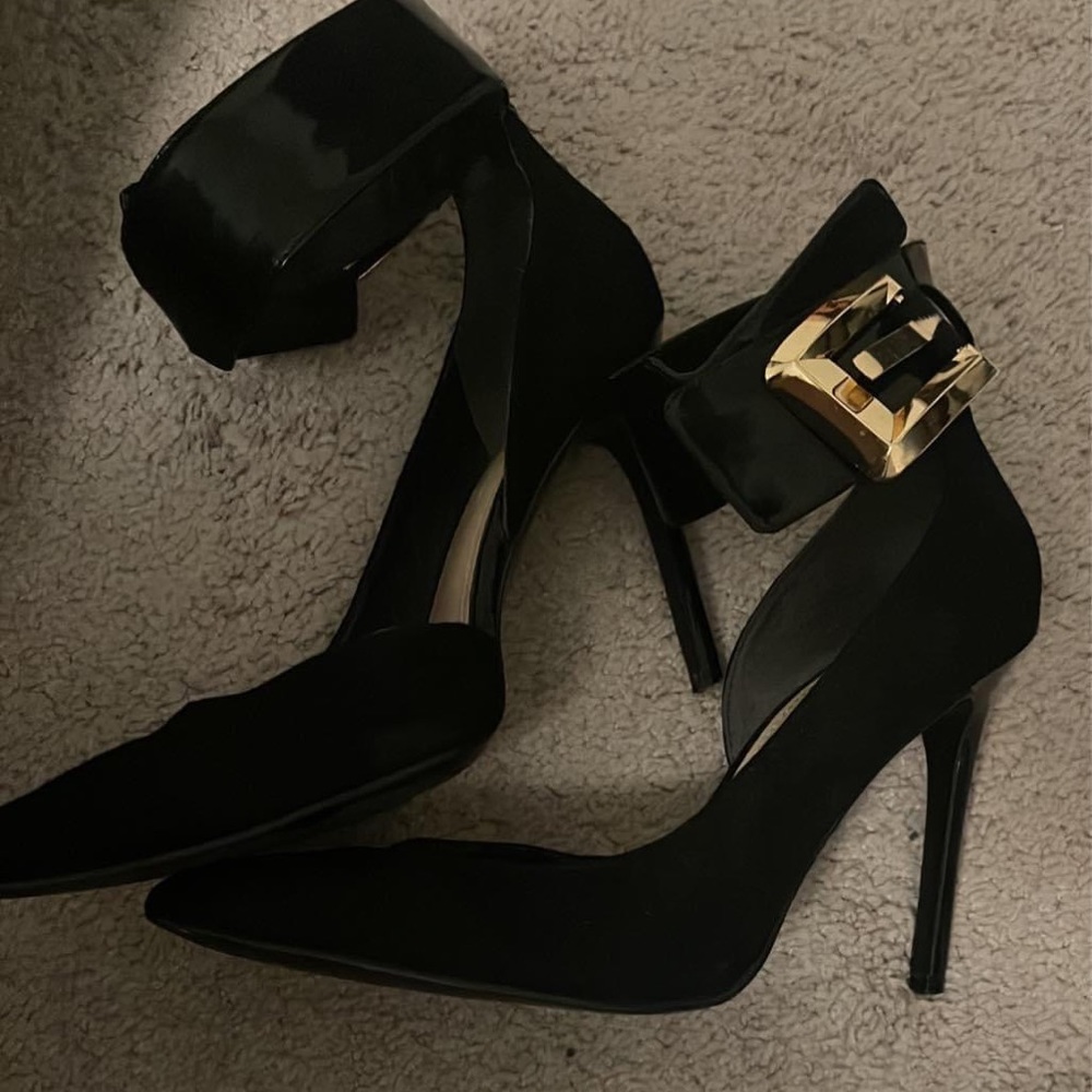 GUESS Black heels 8.5